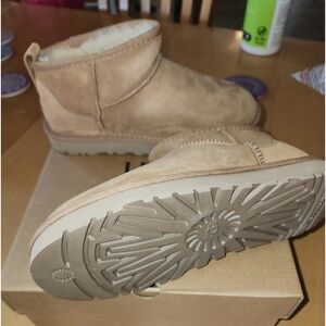 UGG Classic Ultra Mini. Woman’s size 9